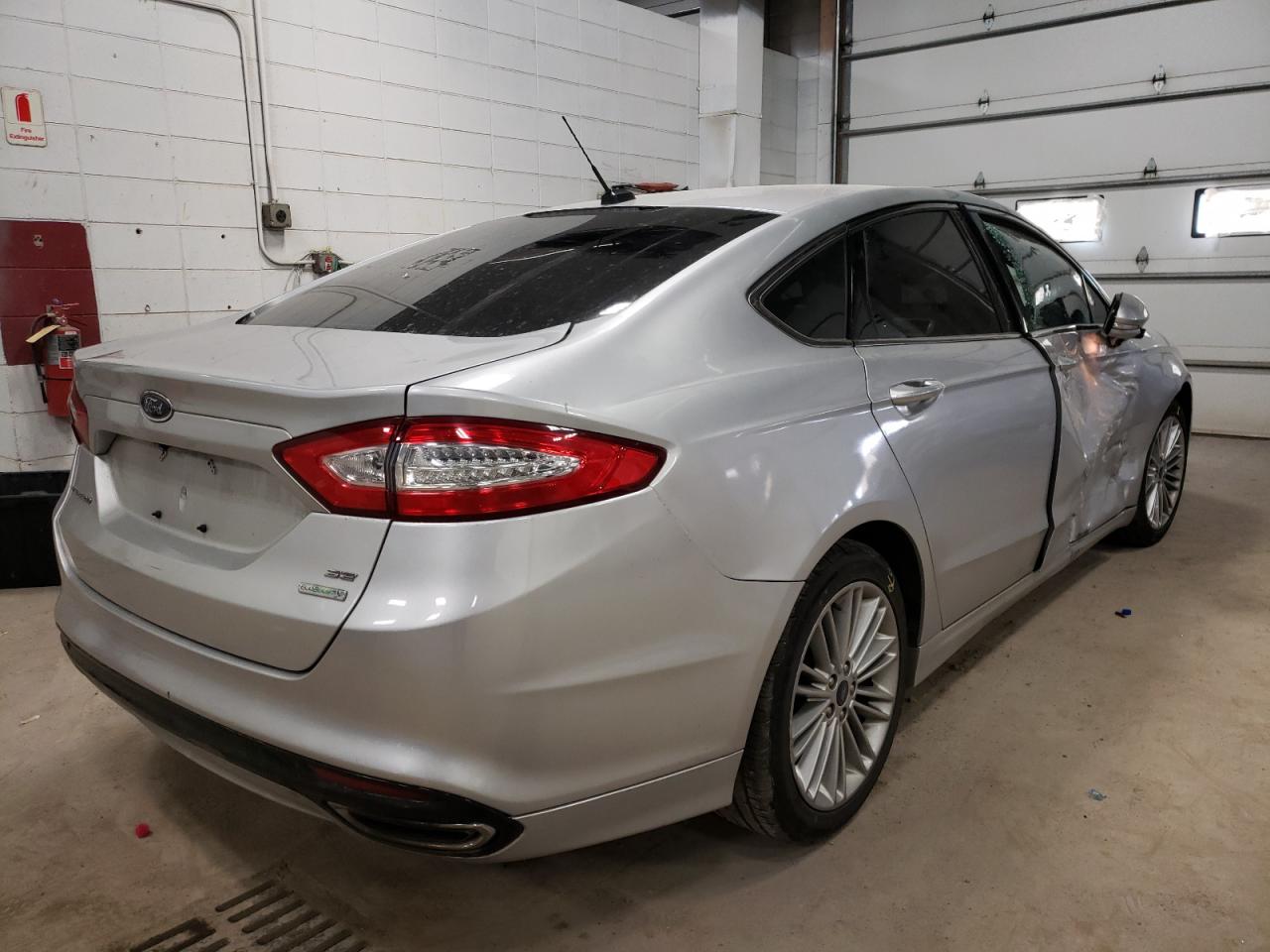 Photo 4 from auction – 2015 FORD FUSION SE with VIN 3FA6P0H91FR138461