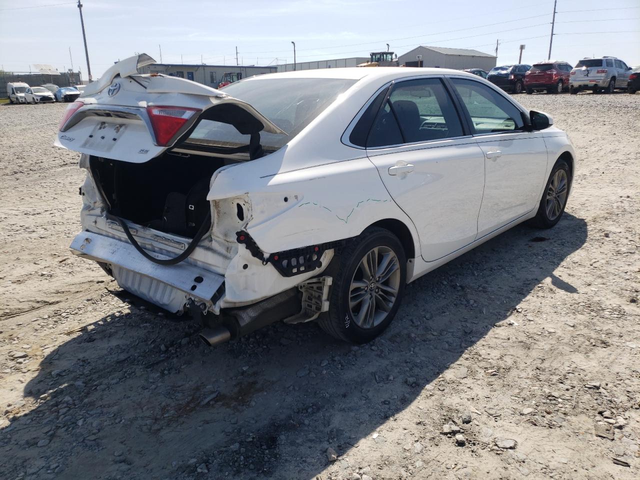 Photo 4 from auction – 2017 TOYOTA CAMRY LE with VIN 4T1BF1FK7HU726184