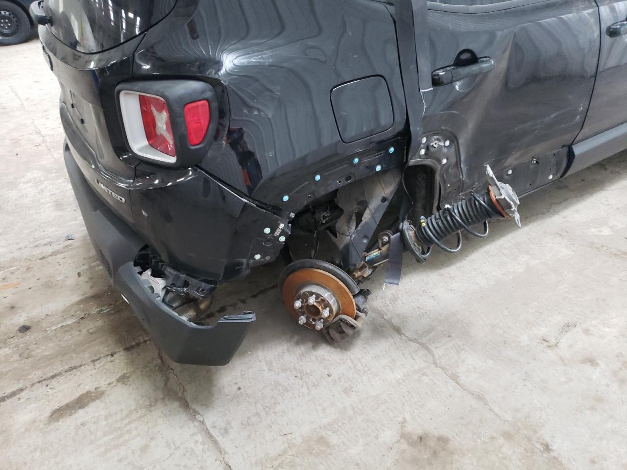 Photo 9 from auction – 2016 JEEP RENEGADE L with VIN ZACCJADT2GPC81890