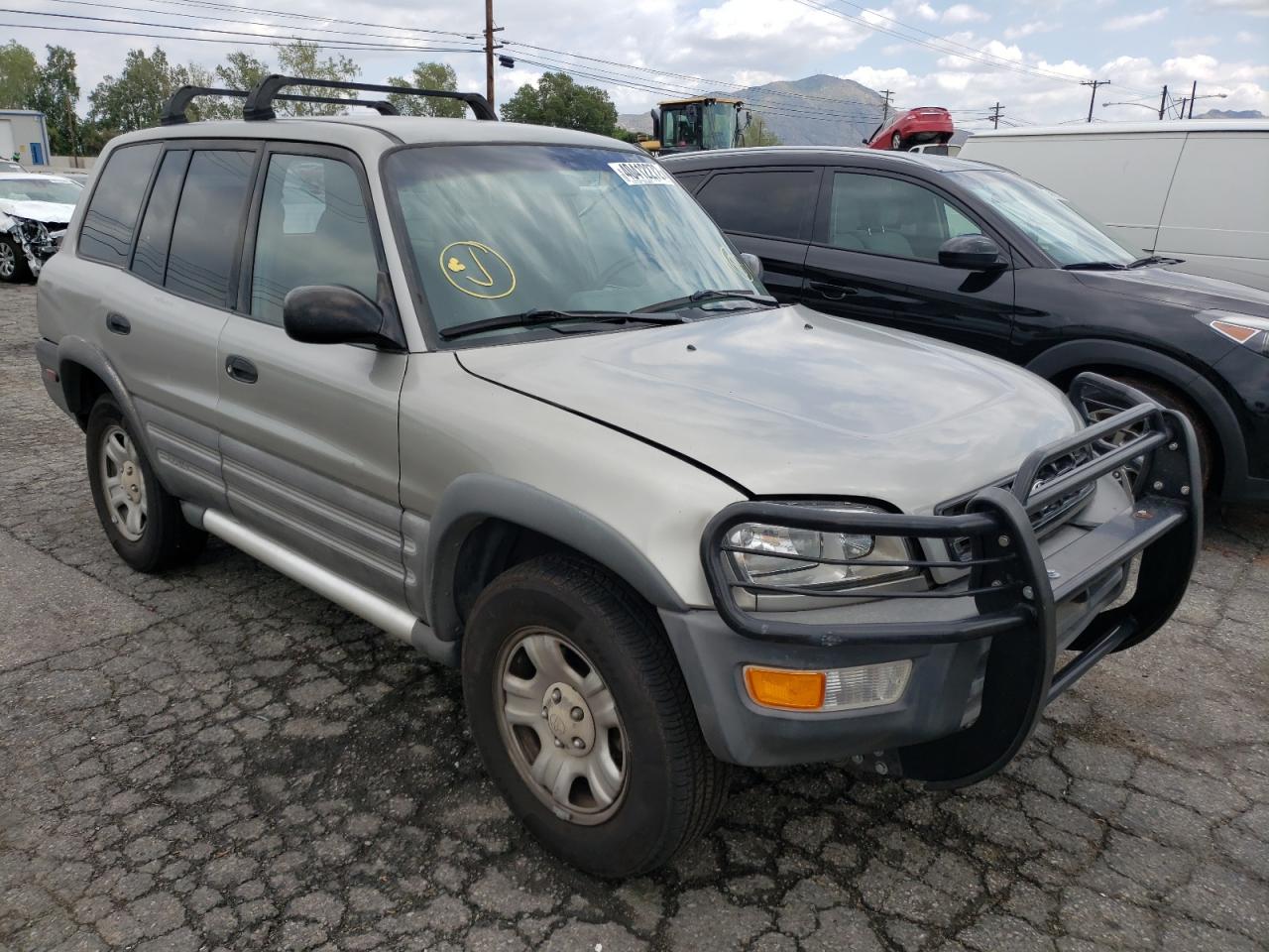 TOYOTA RAV4 1999 with VIN JT3HP10V2X0212185 - Photo from auction