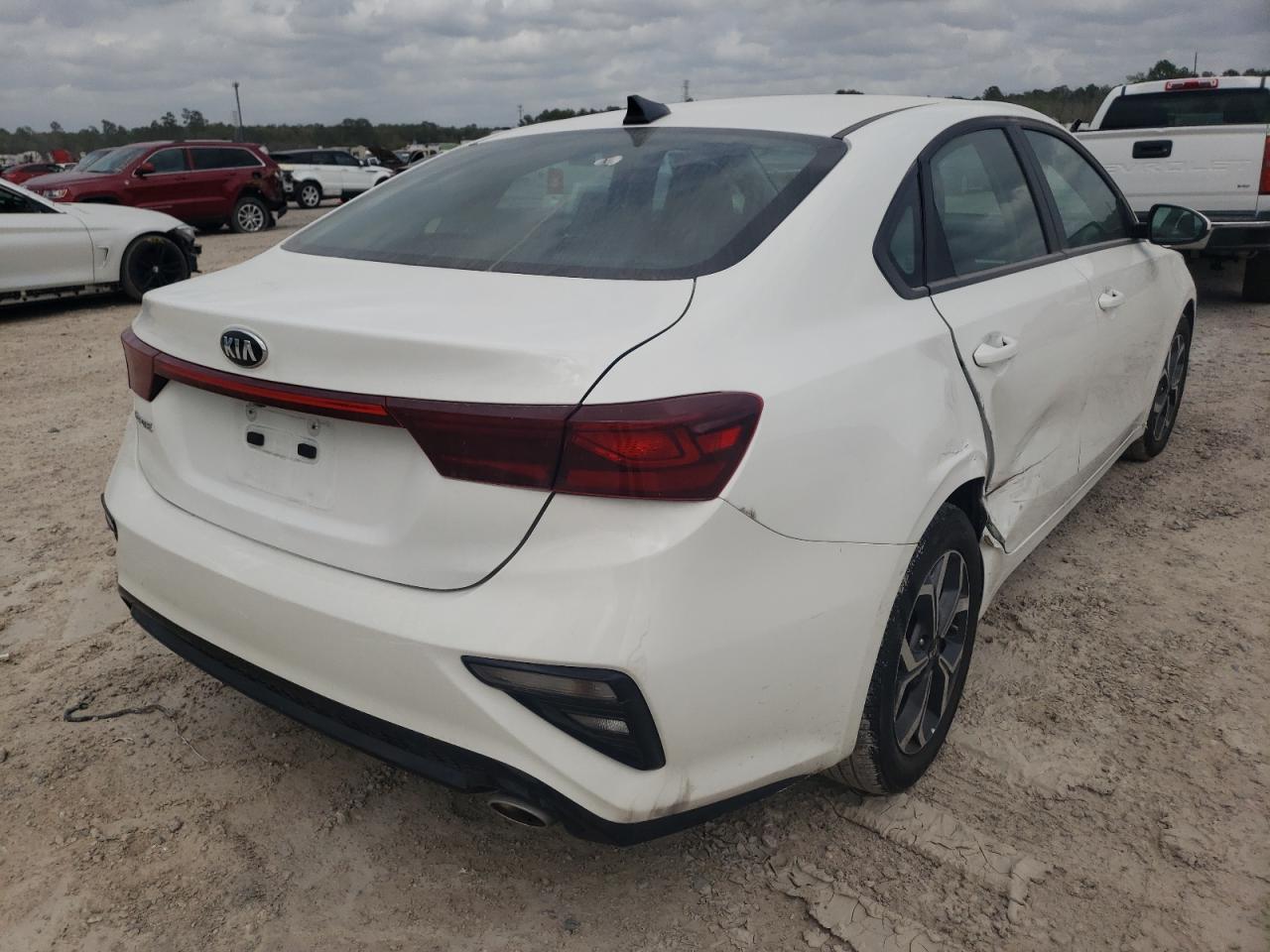 Photo 4 from auction – 2021 KIA FORTE FE with VIN 3KPF24AD8ME311556