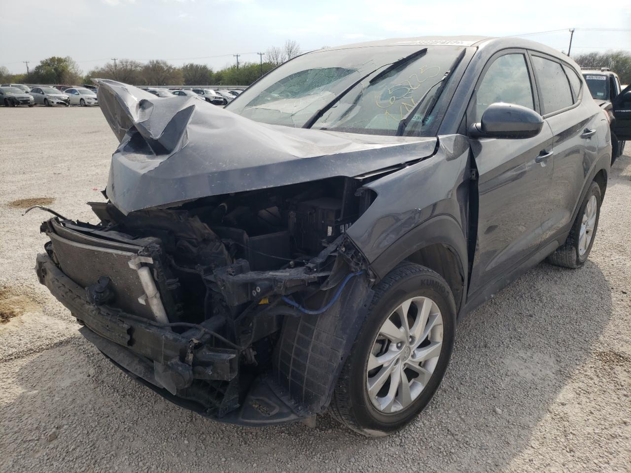 Photo 2 from auction – 2019 HYUNDAI TUCSON SE with VIN KM8J23A44KU914101