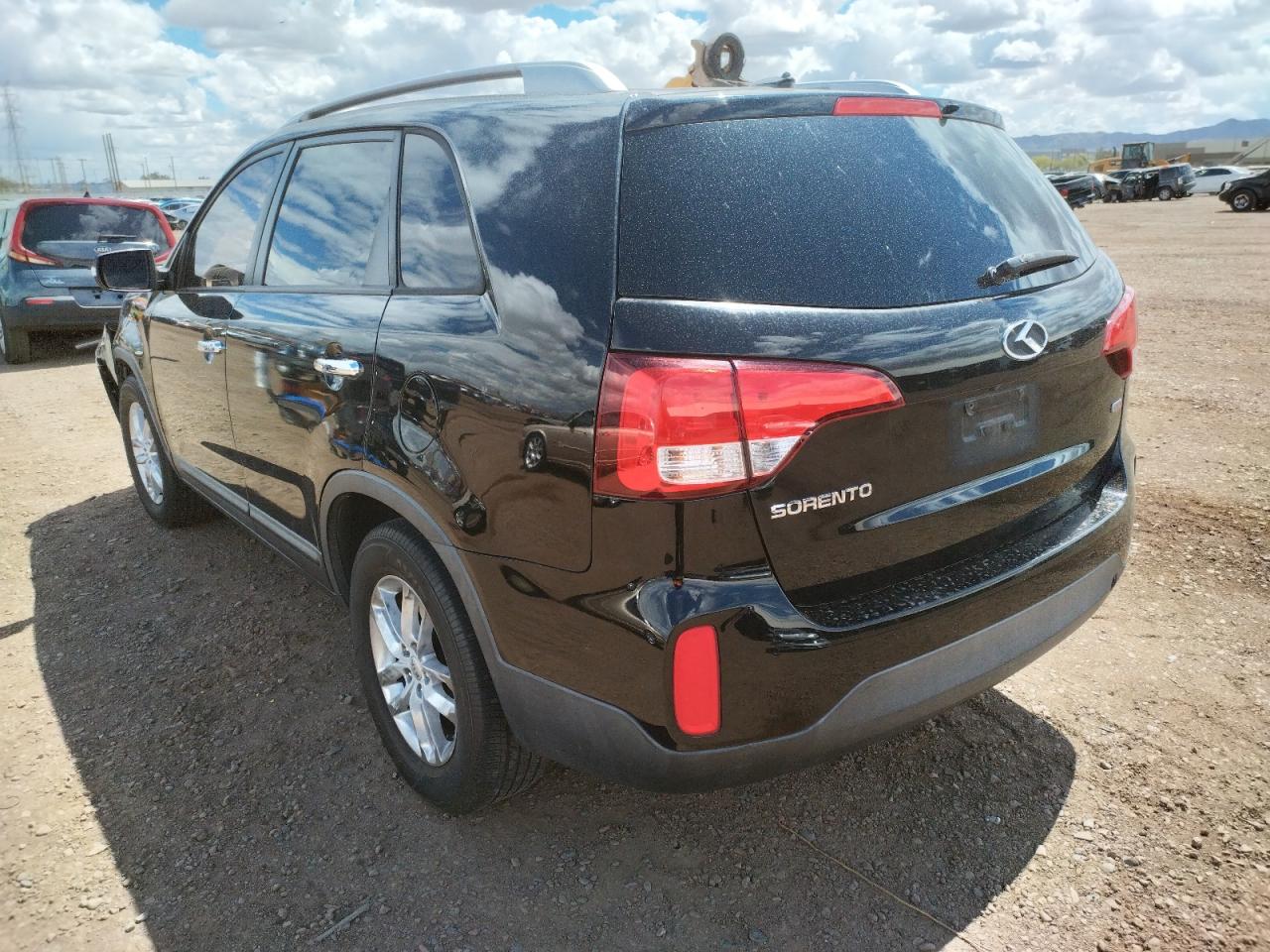 Photo 3 from auction – 2014 KIA SORENTO LX with VIN 5XYKTCA65EG496774
