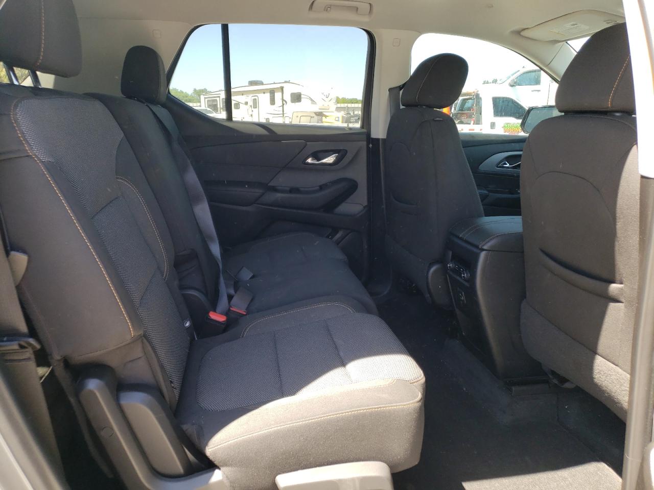 Photo 6 from auction – 2020 CHEVROLET TRAVERSE L with VIN 1GNERFKW2LJ252144