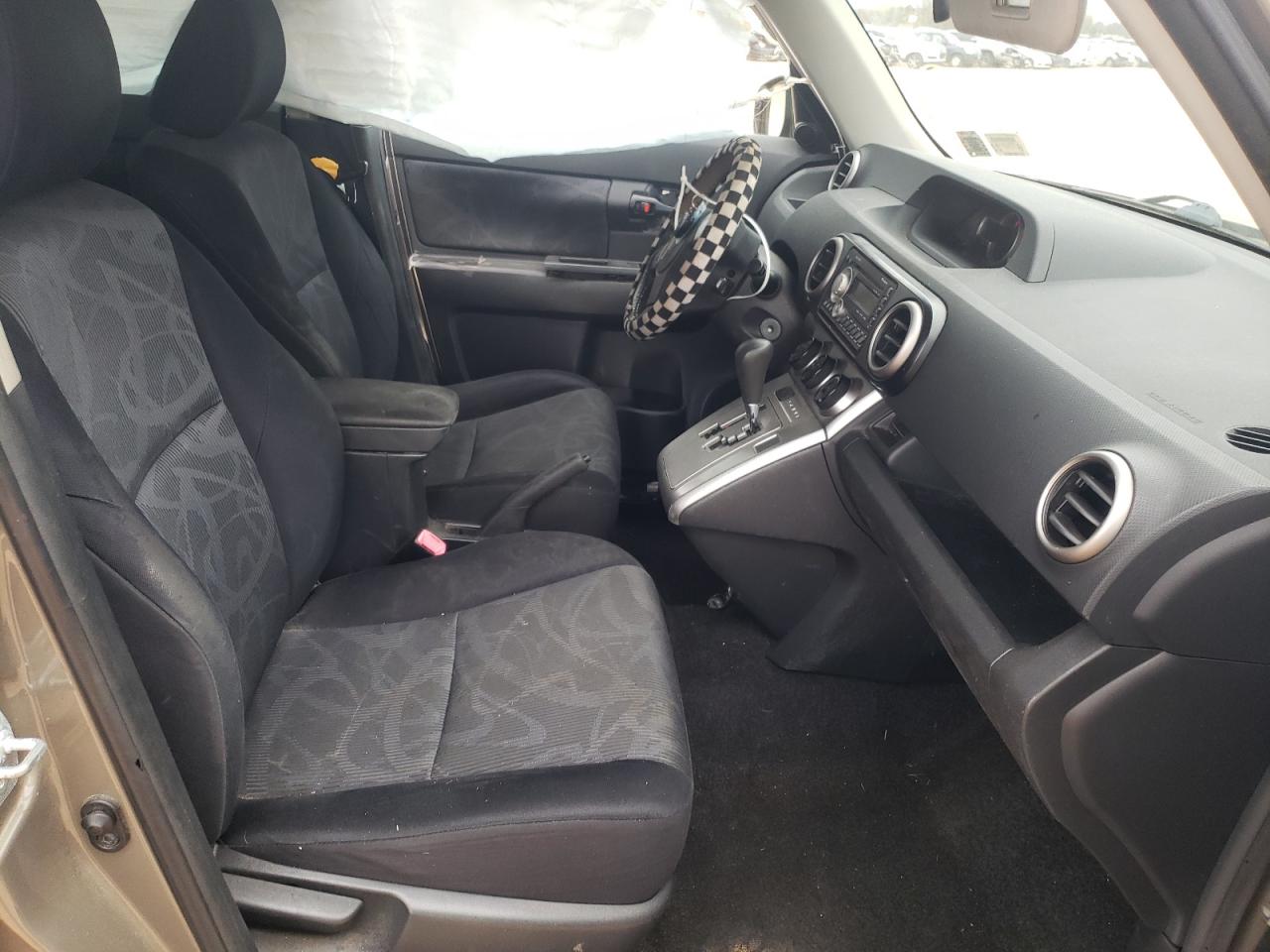 Photo 5 from auction – 2011 TOYOTA SCION XB with VIN JTLZE4FE3B1118919