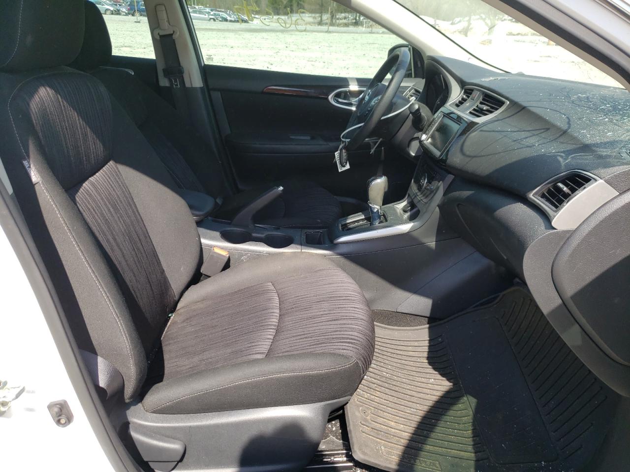 Photo 5 from auction – 2019 NISSAN SENTRA S with VIN 3N1AB7AP4KY402201