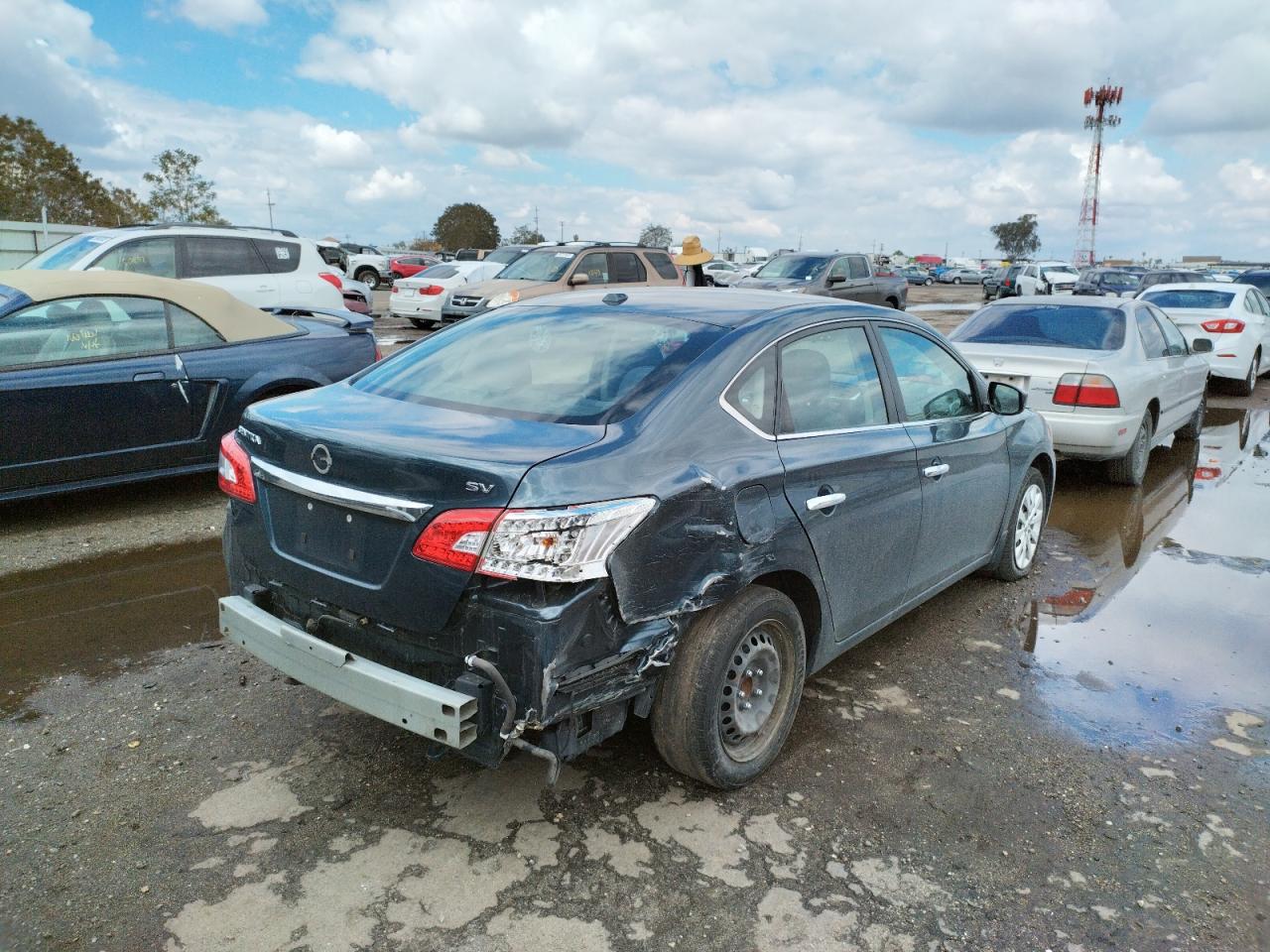 Photo 4 from auction – 2015 NISSAN SENTRA S with VIN 3N1AB7AP9FL689764