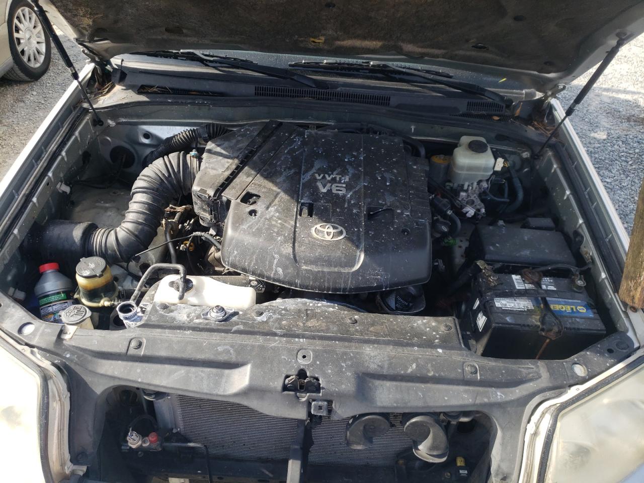 Photo 7 from auction – 2005 TOYOTA 4RUNNER SR with VIN JTEZU14R550051894