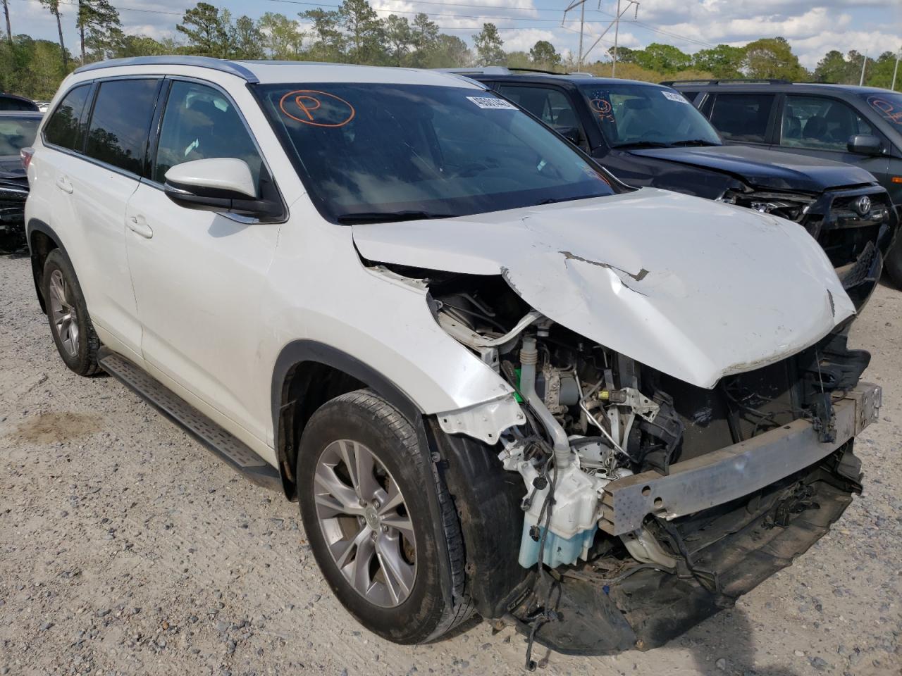 TOYOTA HIGHLANDER 2015 with VIN 5TDKKRFH2FS091797 - Photo from auction