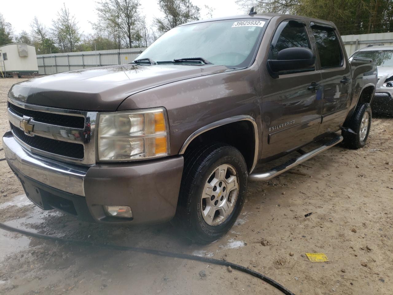 Photo 2 from auction – 2007 CHEVROLET SILVERADO with VIN 2GCEC13JX71587250