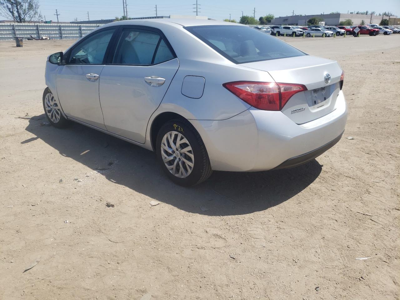 Photo 3 from auction – 2018 TOYOTA COROLLA L with VIN 5YFBURHE4JP822311