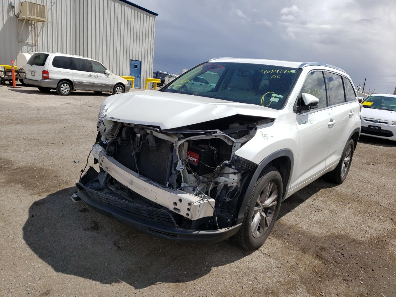 صورة رقم 2 من المزاد - 2015 TOYOTA HIGHLANDER مع VIN 5TDKKRFH9FS092333