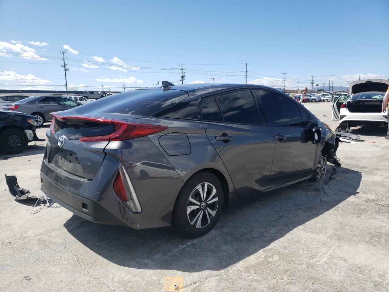 Photo 4 from auction – 2017 TOYOTA PRIUS PRIM with VIN JTDKARFP7H3037488