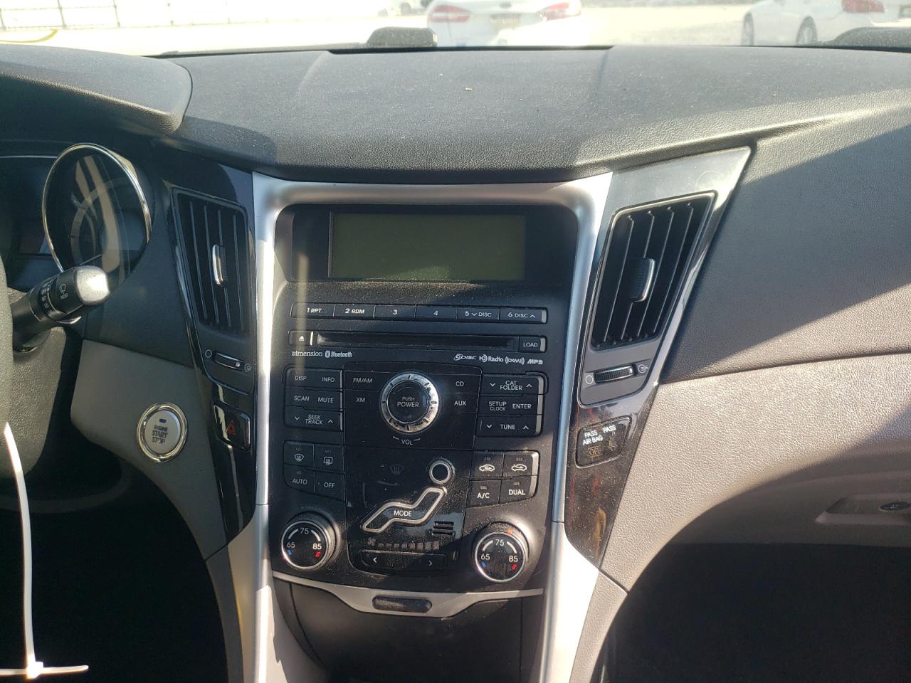Photo 9 from auction – 2011 HYUNDAI SONATA SE with VIN 5NPEC4AC7BH243677