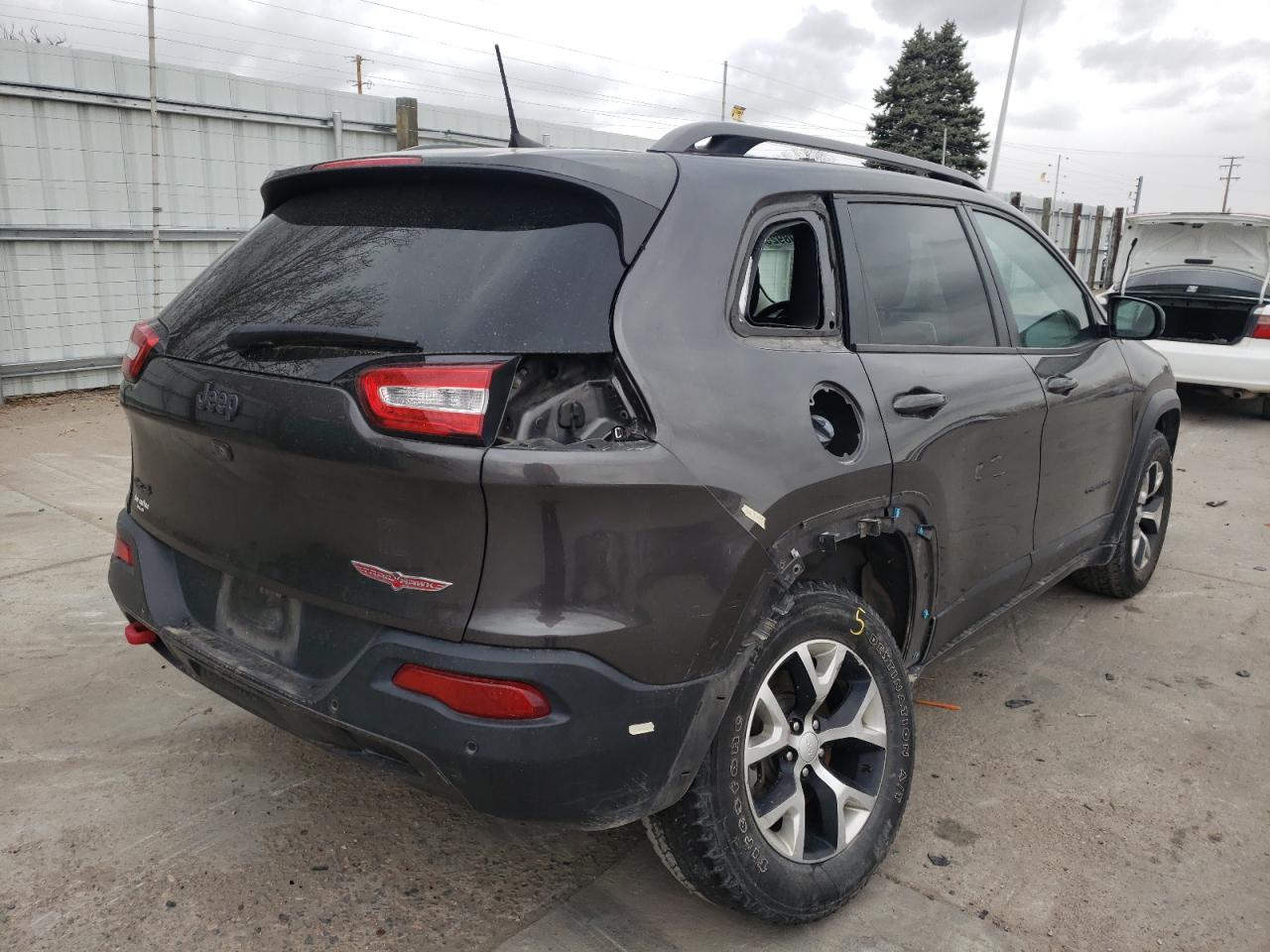 Photo 4 from auction – 2018 JEEP CHEROKEE T with VIN 1C4PJMBB2JD569086