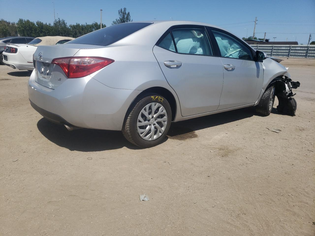 Photo 4 from auction – 2018 TOYOTA COROLLA L with VIN 5YFBURHE4JP822311