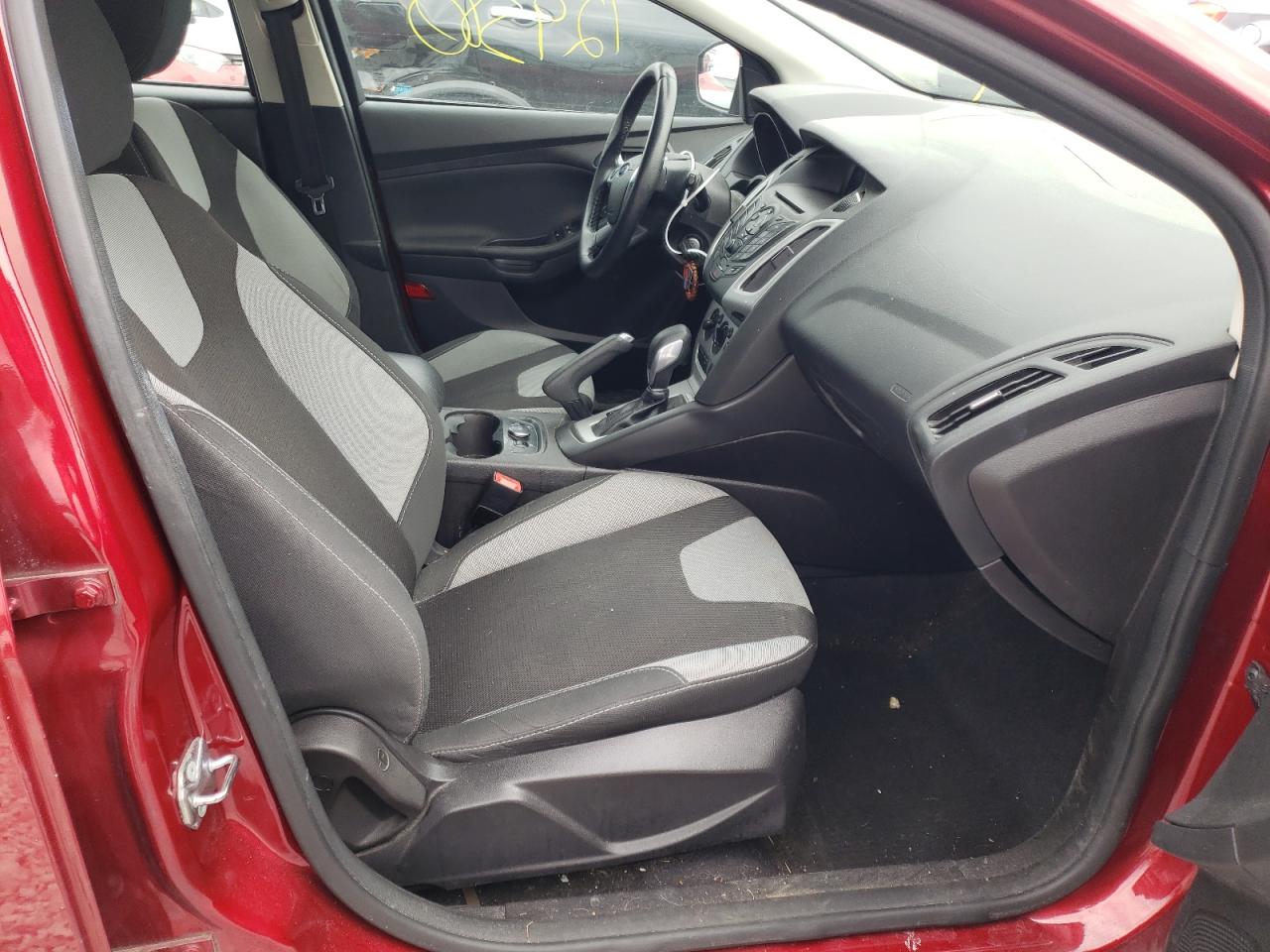 Photo 5 from auction – 2014 FORD FOCUS SE with VIN 1FADP3K21EL438549