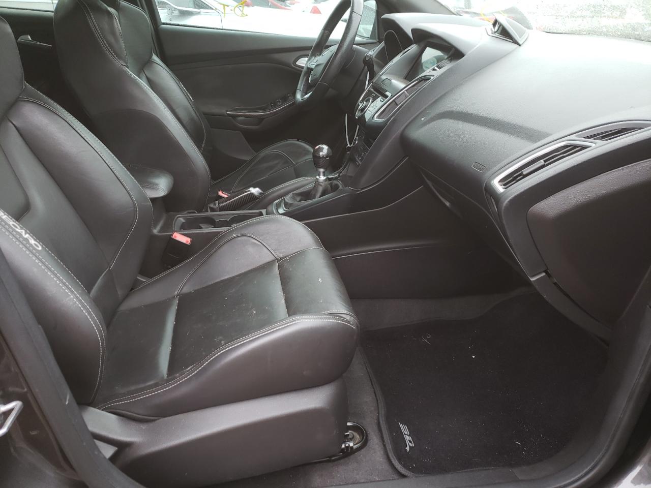 Photo 5 from auction – 2016 FORD FOCUS ST with VIN 1FADP3L96GL258210