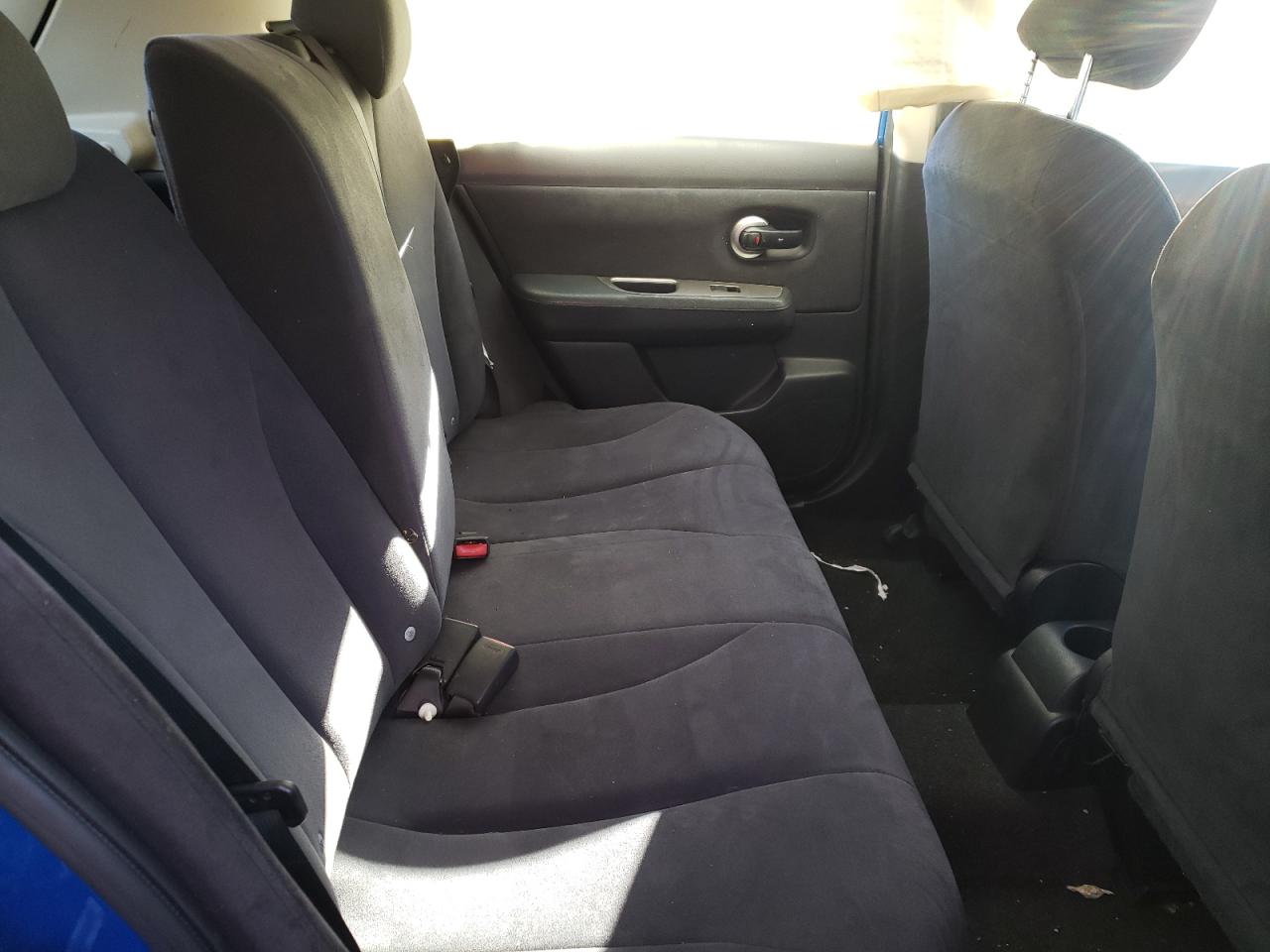 Photo 6 from auction – 2007 NISSAN VERSA S with VIN 3N1BC13E77L373324