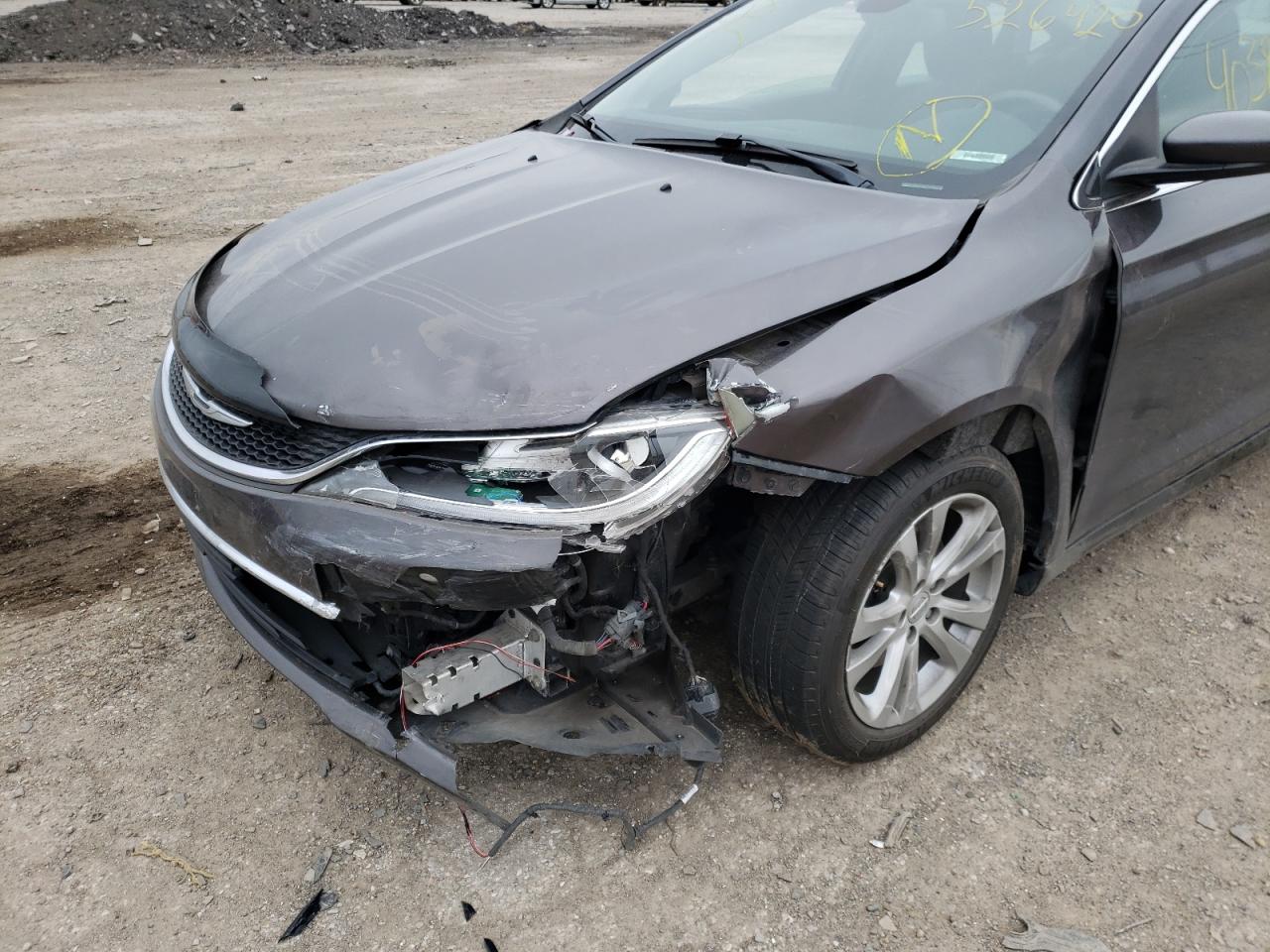 Photo 9 from auction – 2015 CHRYSLER 200 LIMITE with VIN 1C3CCCAB1FN526420