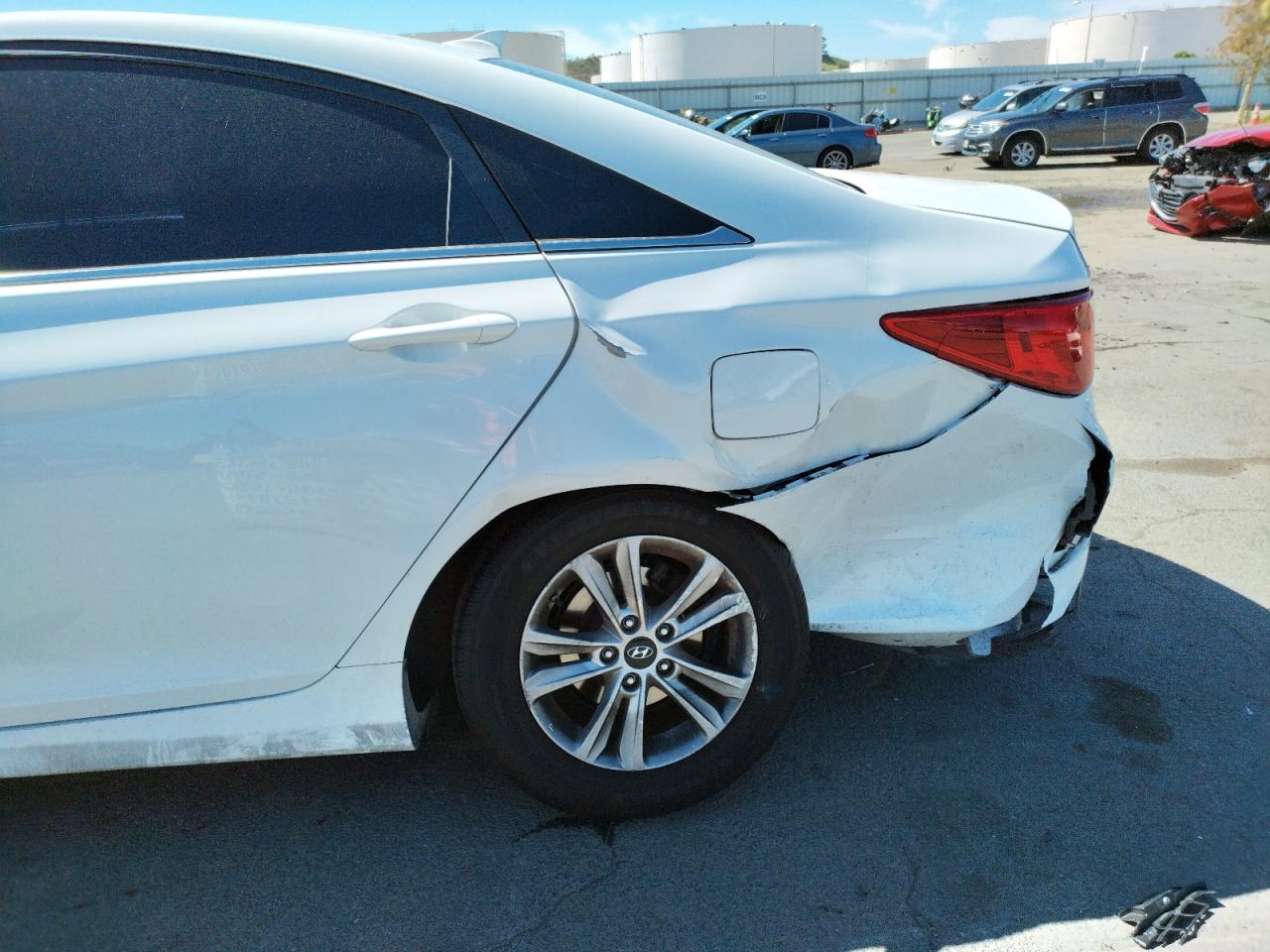 Photo 9 from auction – 2014 HYUNDAI SONATA GLS with VIN 5NPEB4AC8EH866880