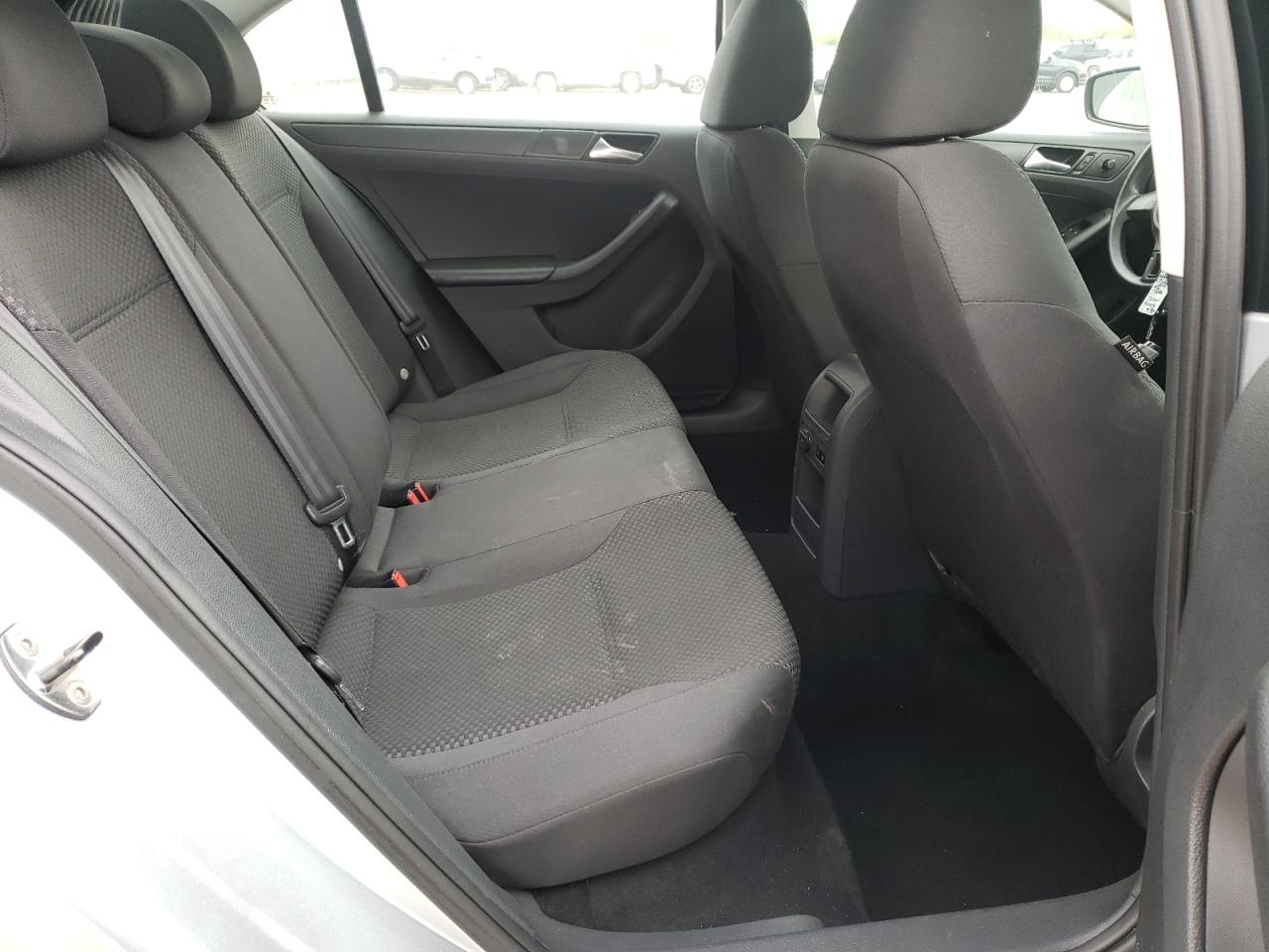 Photo 6 from auction – 2014 VOLKSWAGEN JETTA BASE with VIN 3VW2K7AJ7EM275689