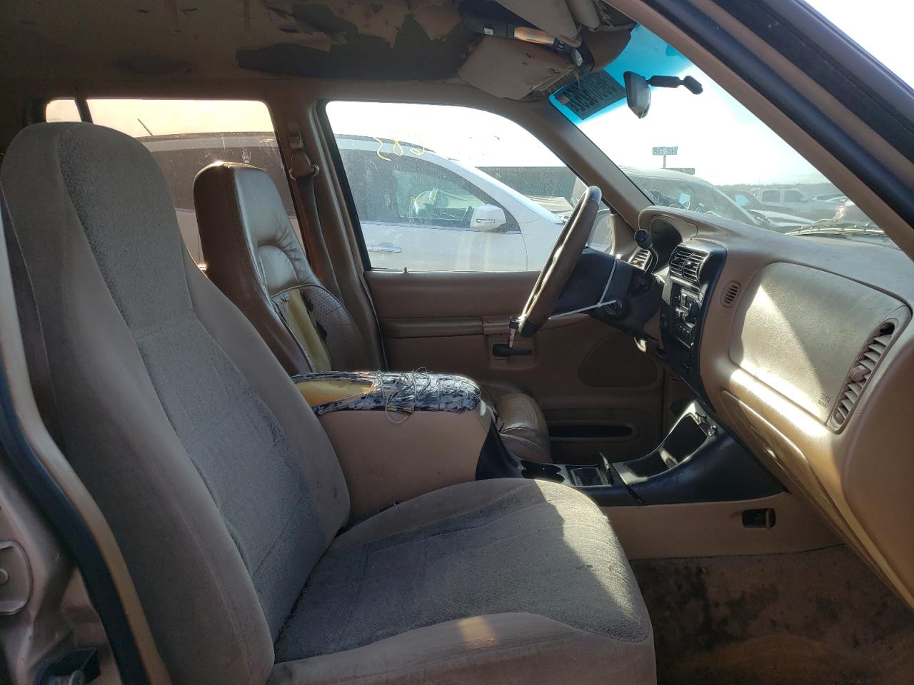 Photo 5 from auction – 1996 FORD EXPLORER with VIN 1FMDU32X7TUD65009