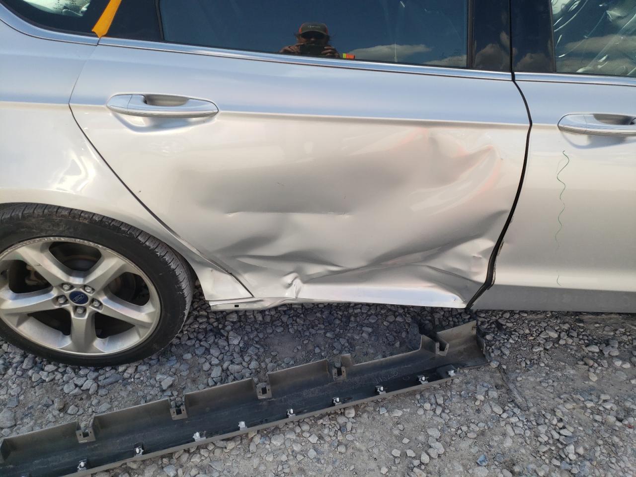 Photo 9 from auction – 2016 FORD FUSION SE with VIN 3FA6P0HD3GR390881