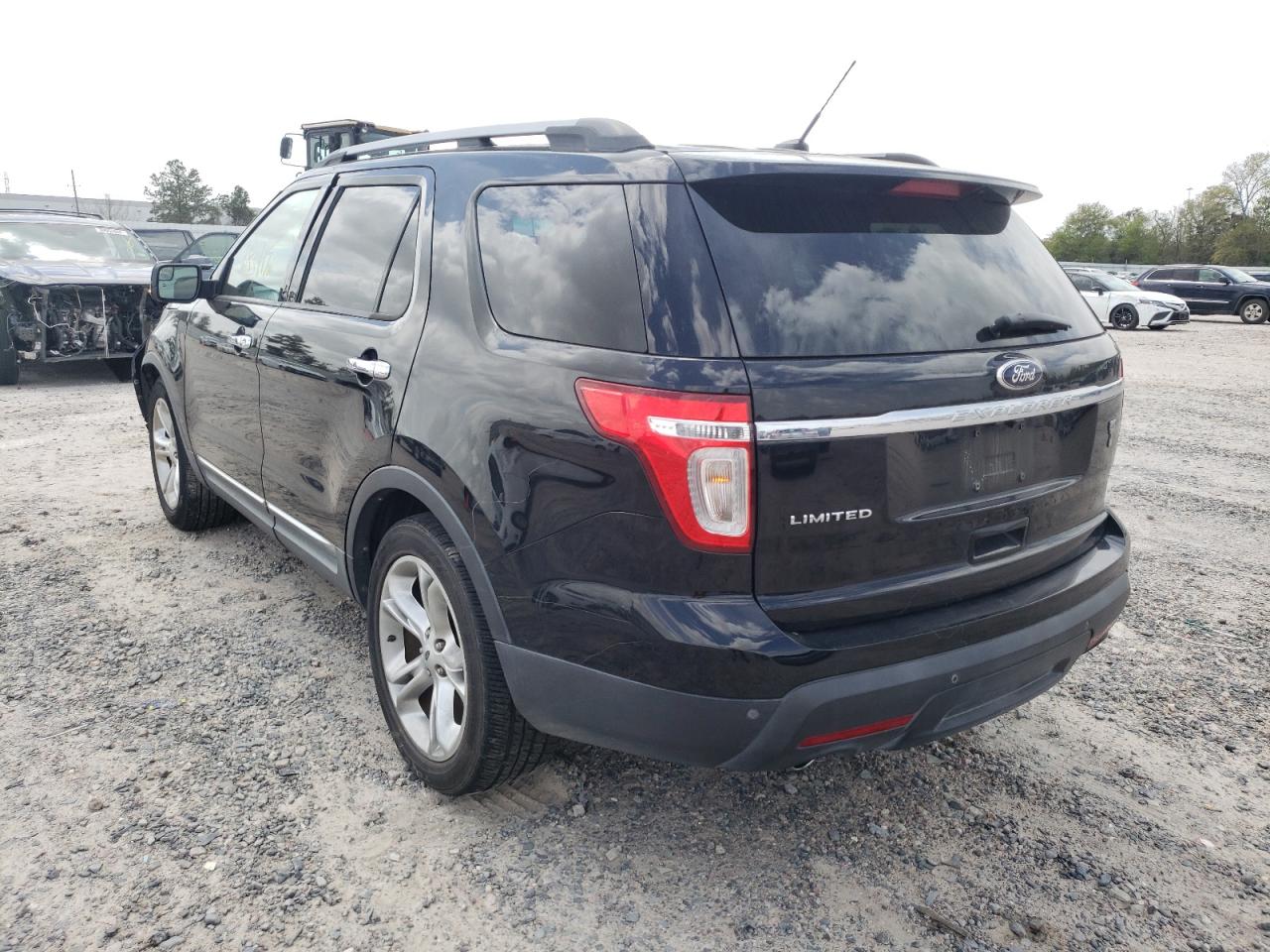 Photo 3 from auction – 2012 FORD EXPLORER L with VIN 1FMHK7F84CGA02232