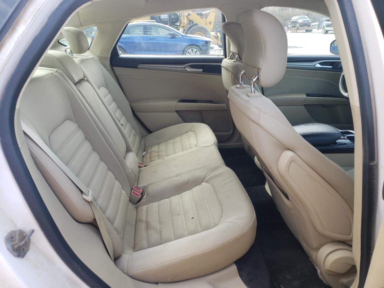 Photo 6 from auction – 2014 FORD FUSION SE with VIN 3FA6P0H70ER127612