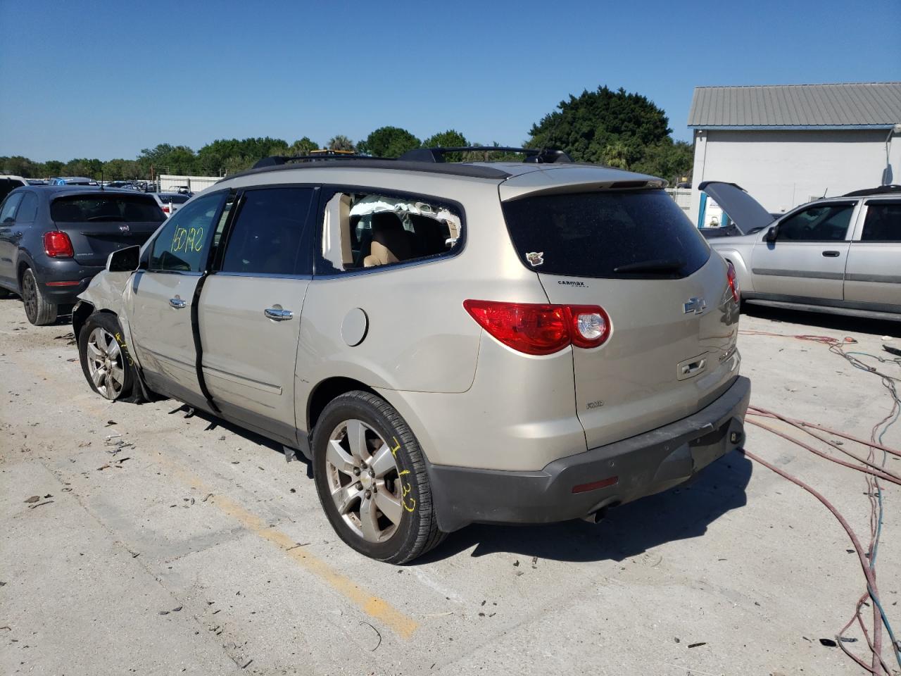 Photo 3 from auction – 2010 CHEVROLET TRAVERSE L with VIN 1GNLVHED2AJ254594