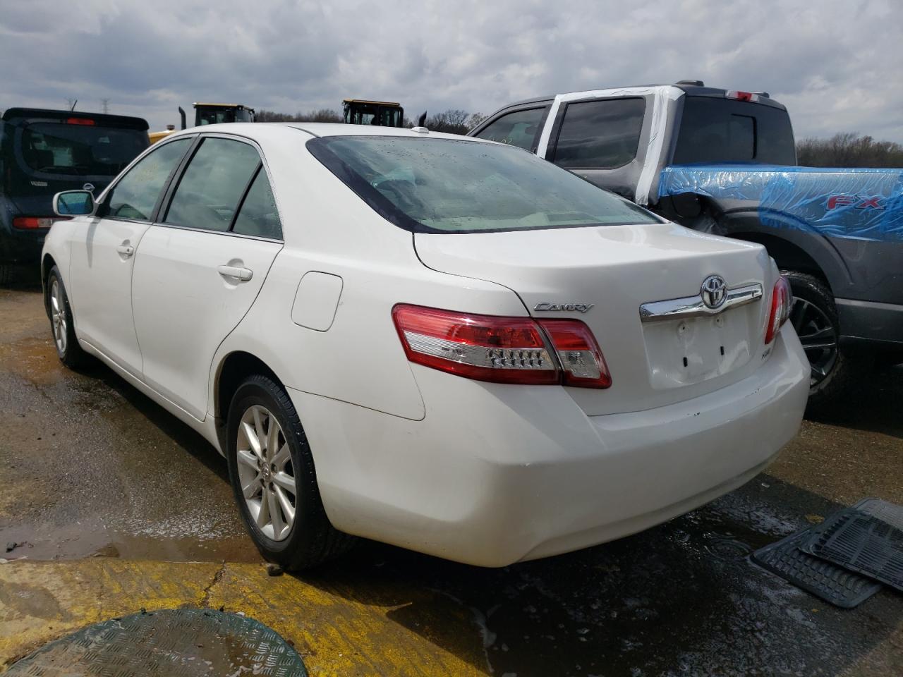 Photo 3 from auction – 2011 TOYOTA CAMRY BASE with VIN 4T1BF3EK9BU761927