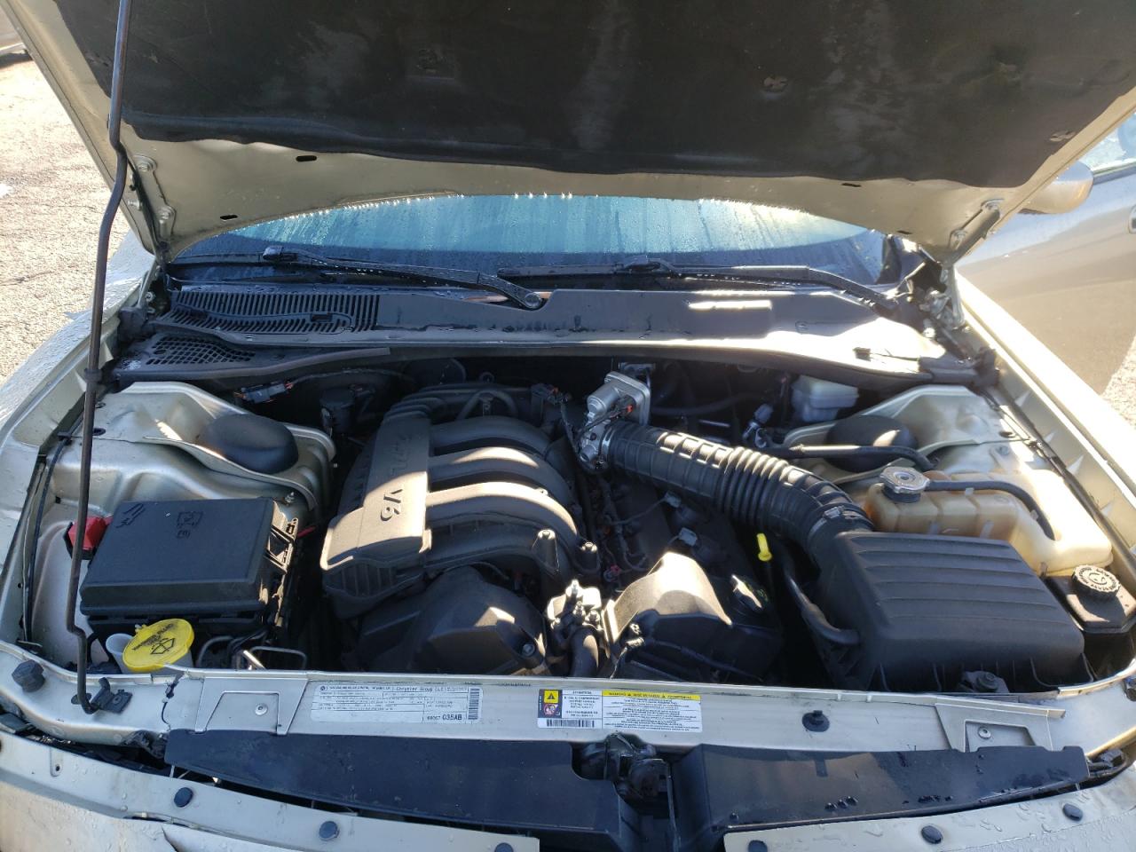 Photo 7 from auction – 2010 DODGE CHARGER with VIN 2B3CA4CD5AH175603