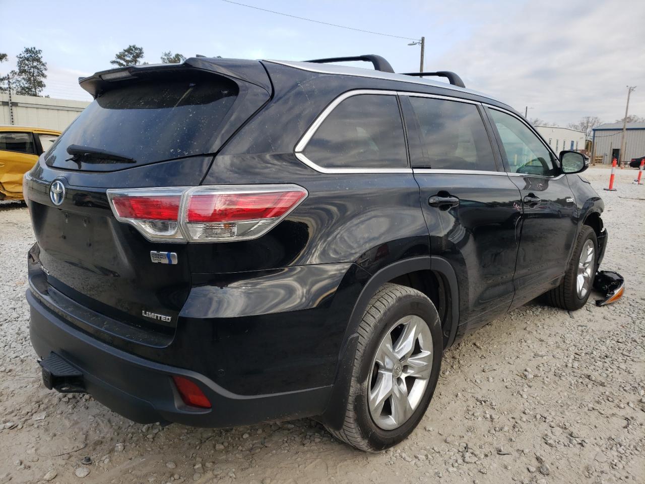 Photo 4 from auction – 2014 TOYOTA HIGHLANDER with VIN 5TDDCRFH5ES006861