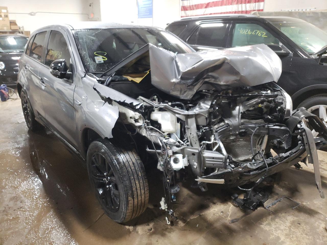 MITSUBISHI OUTLANDER 2018 with VIN JA4AR3AU2JU015956 - Photo from auction