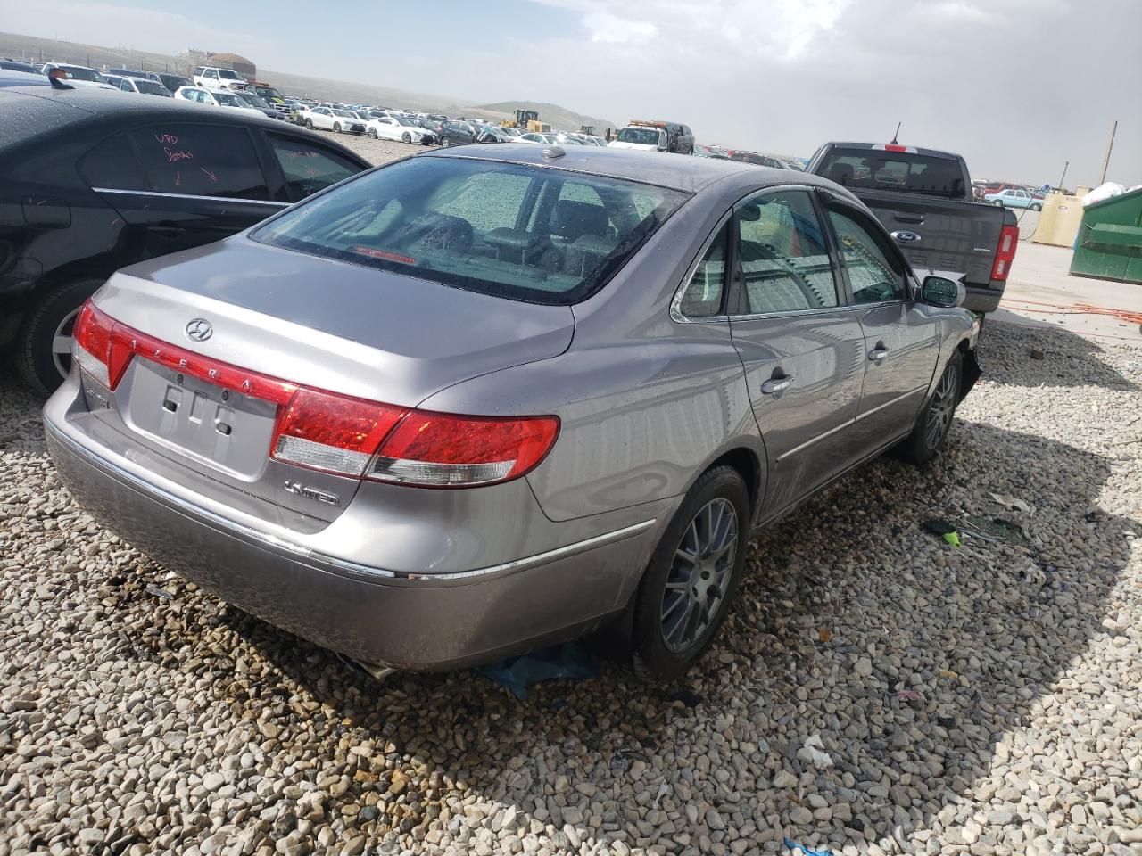 Photo 4 from auction – 2007 HYUNDAI AZERA SE with VIN KMHFC46F17A235558