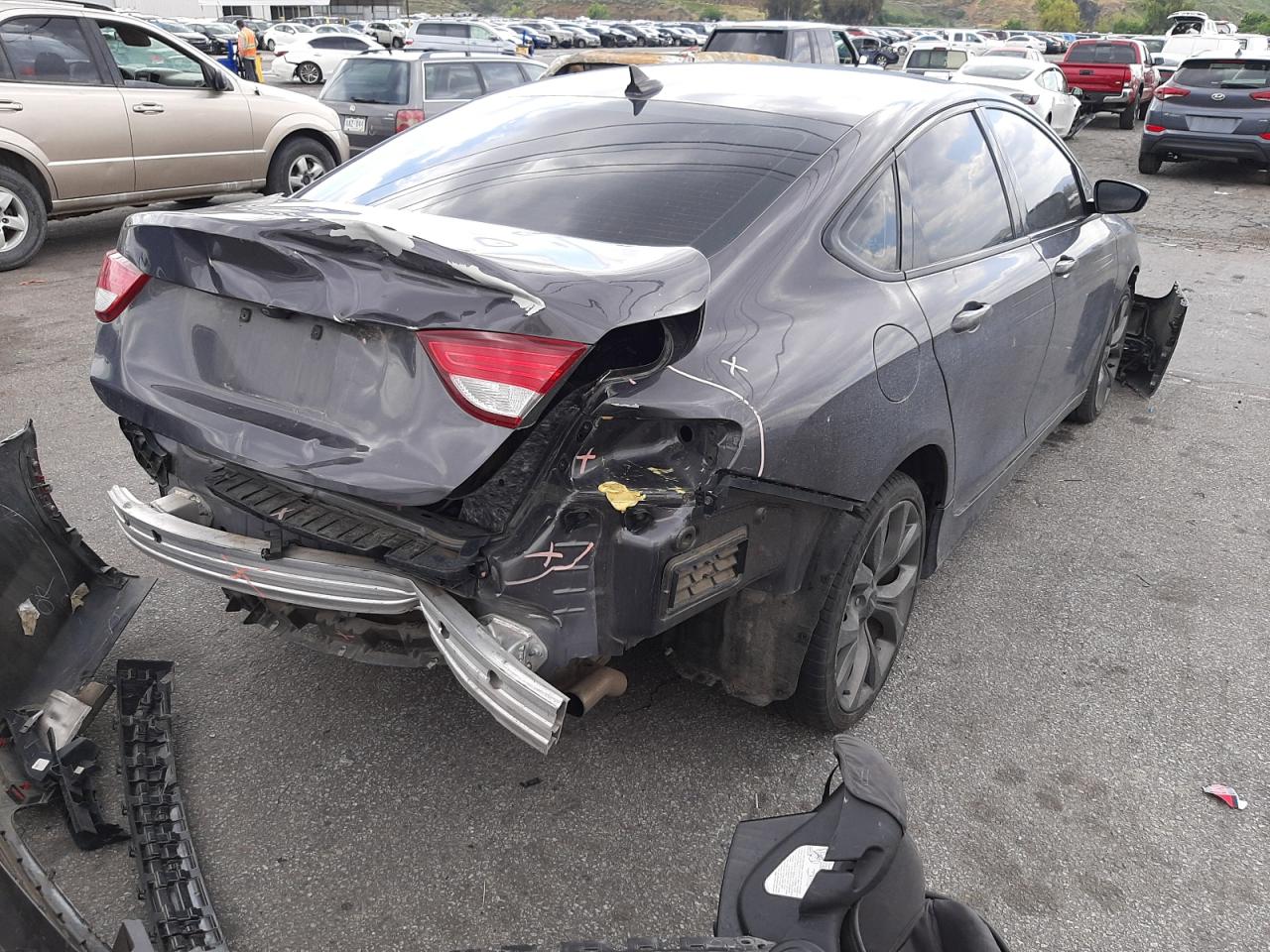 Photo 4 from auction – 2015 CHRYSLER 200 S with VIN 1C3CCCBG1FN581640
