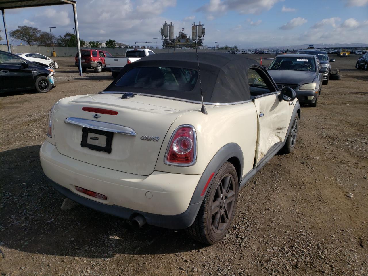 Photo 4 from auction – 2012 MINI COOPER ROA with VIN WMWSY1C5XCT311790
