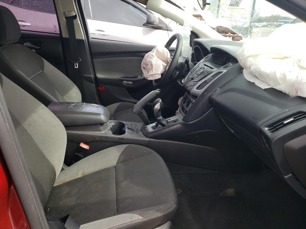 Photo 5 from auction – 2013 FORD FOCUS SE with VIN 1FADP3F21DL283624
