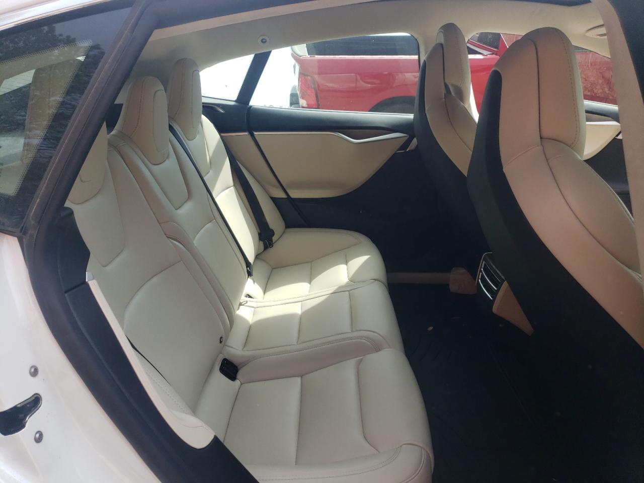 Photo 6 from auction – 2018 TESLA MODEL S with VIN 5YJSA1E22JF243558