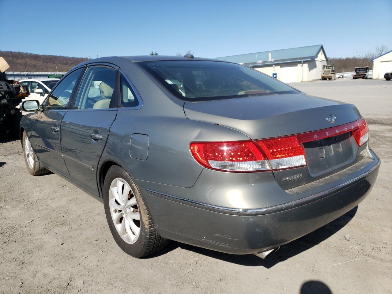 Photo 3 from auction – 2008 HYUNDAI AZERA SE with VIN KMHFC46F98A262931