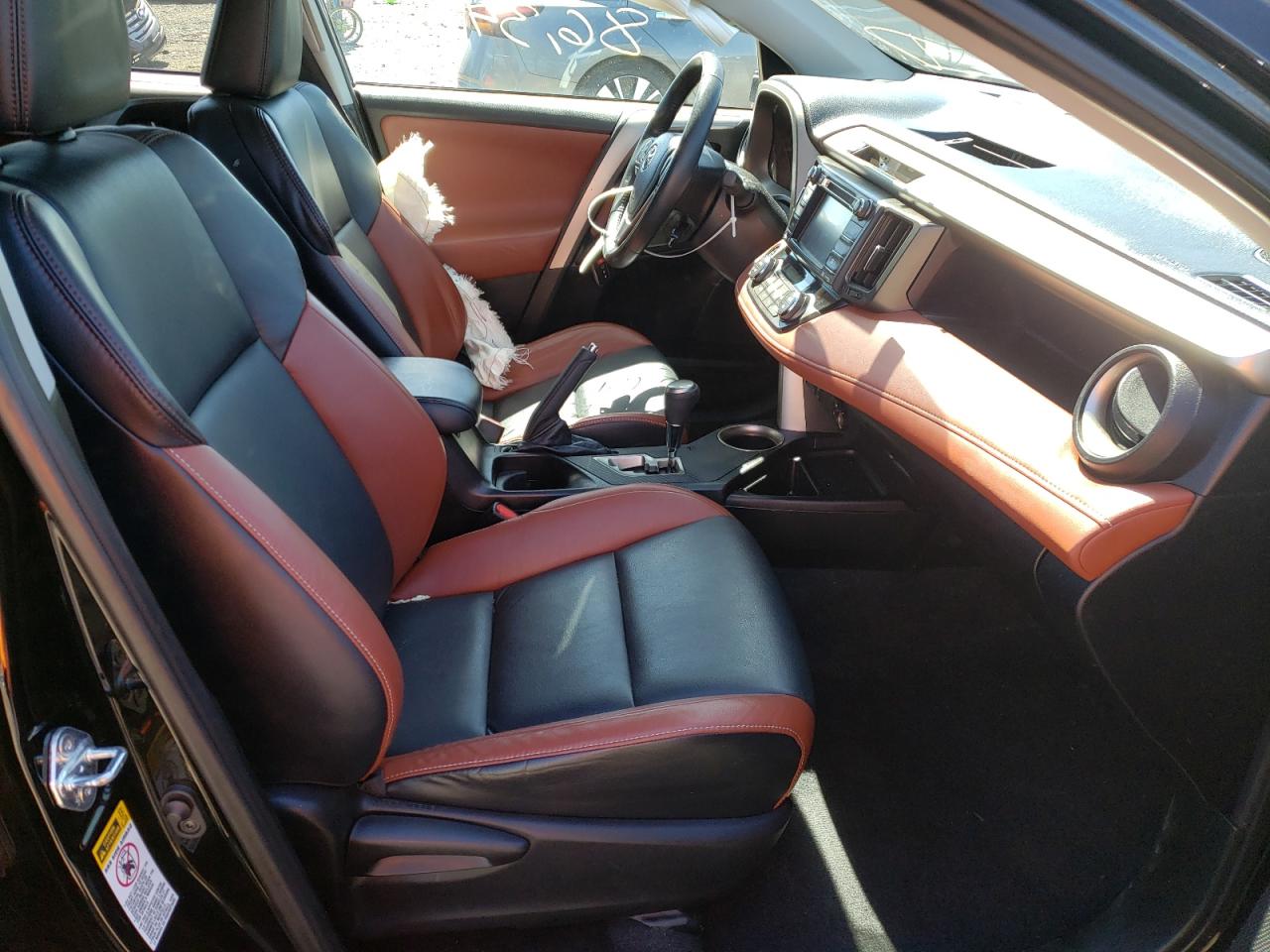 Photo 5 from auction – 2014 TOYOTA RAV4 LIMIT with VIN 2T3DFREV8EW226136