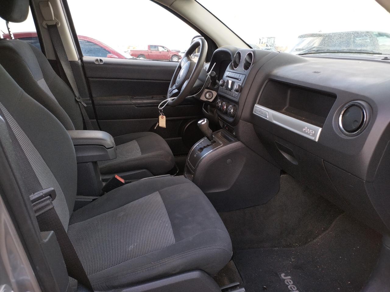 Photo 5 from auction – 2017 JEEP COMPASS SP with VIN 1C4NJCBA5HD147204