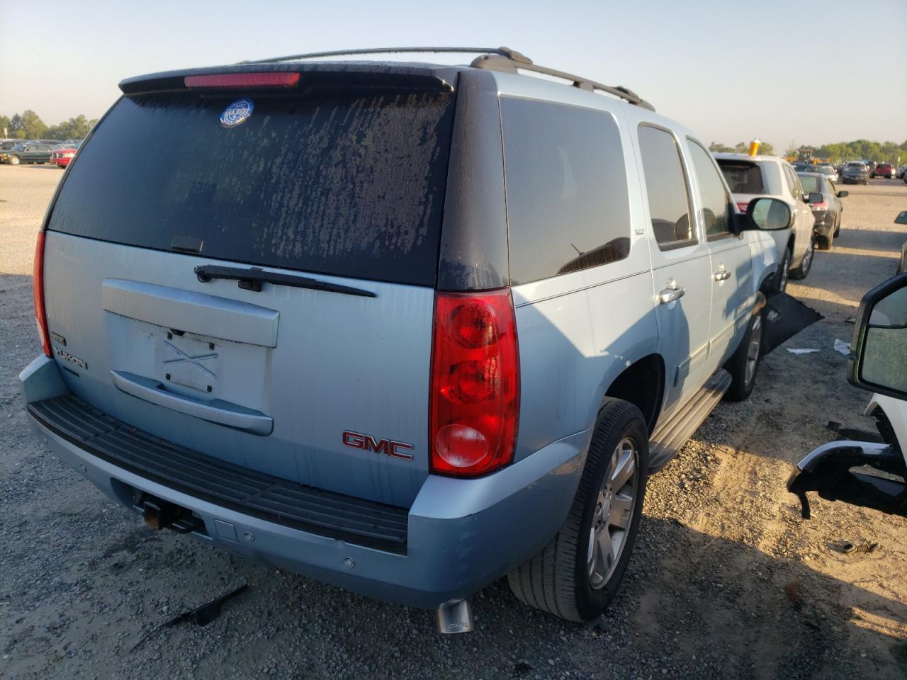 Photo 4 from auction – 2011 GMC YUKON SLT with VIN 1GKS1CE03BR253218