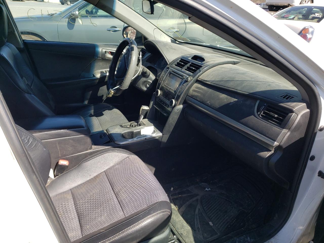 Photo 5 from auction – 2014 TOYOTA CAMRY L with VIN 4T1BF1FK2EU335407