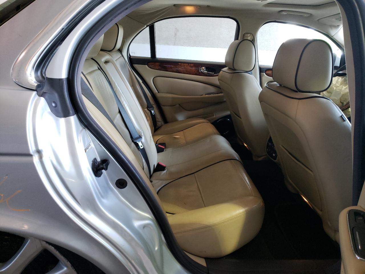 Photo 6 from auction – 2008 JAGUAR XJ8 with VIN SAJWA71B08SH24646