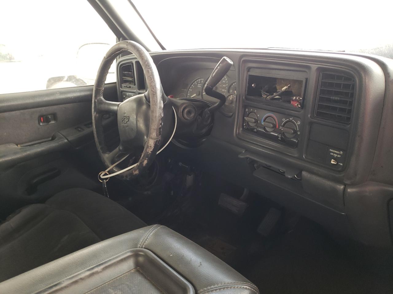Photo 9 from auction – 2002 CHEVROLET SILVERADO with VIN 2GCEC19V921188476