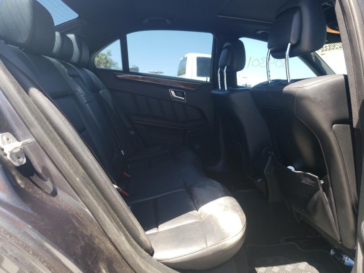 Photo 6 from auction – 2012 MERCEDES-BENZ E 350 with VIN WDDHF5KB5CA638343
