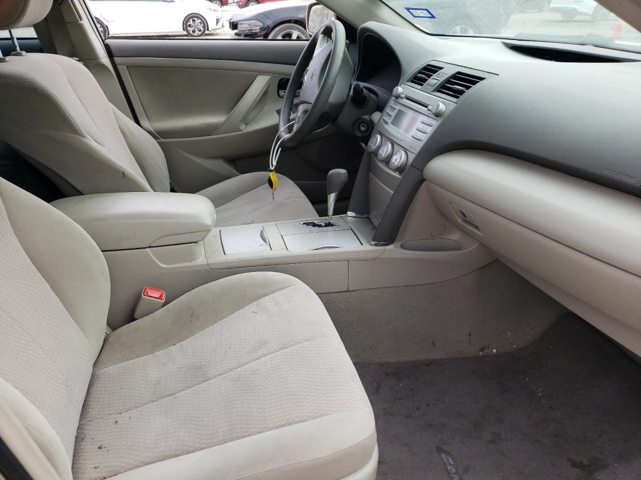 Photo 5 from auction – 2011 TOYOTA CAMRY BASE with VIN 4T1BF3EK5BU748205