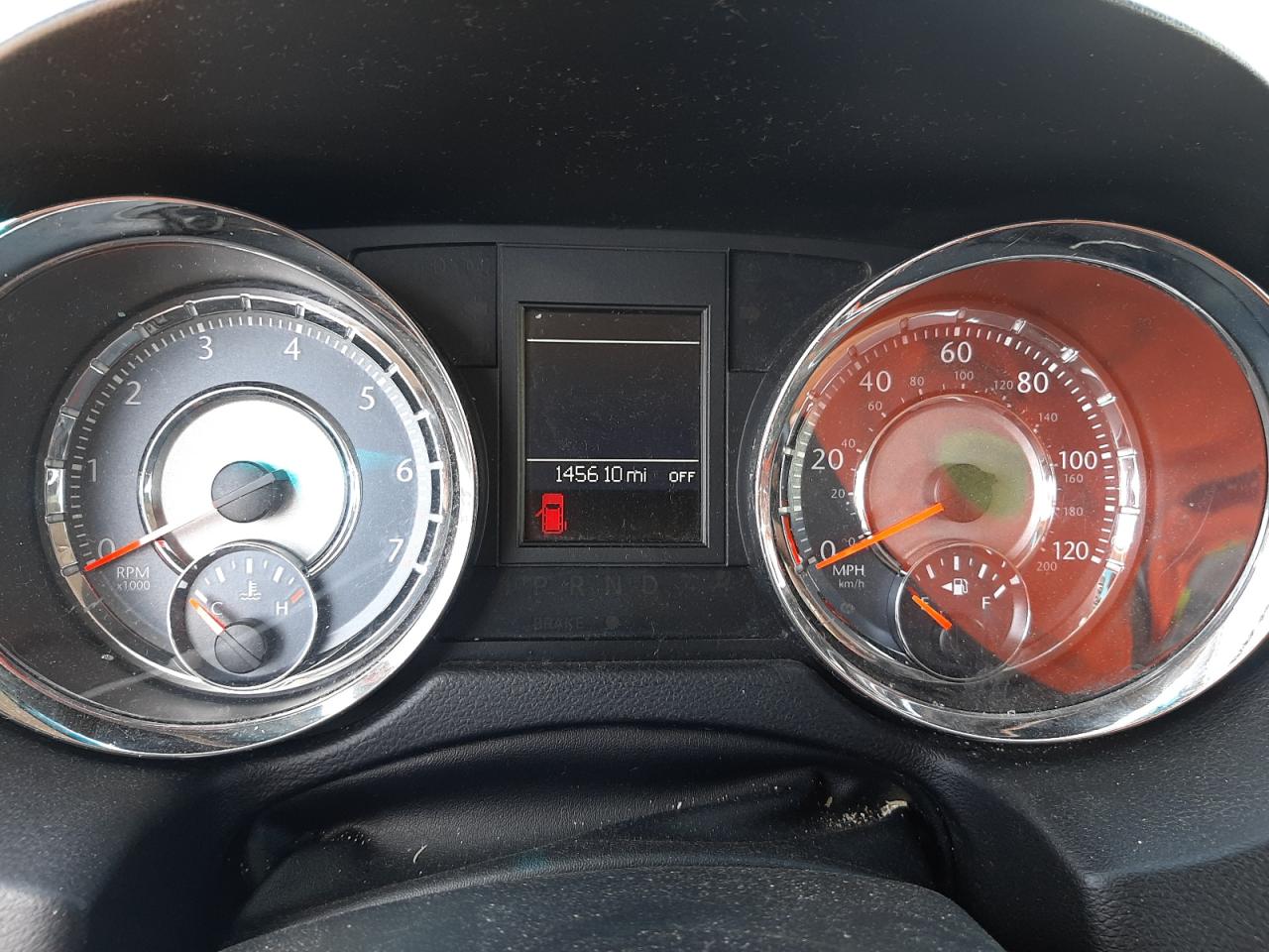 Photo 8 from auction – 2014 CHRYSLER TOWN & COU with VIN 2C4RC1BG4ER296216